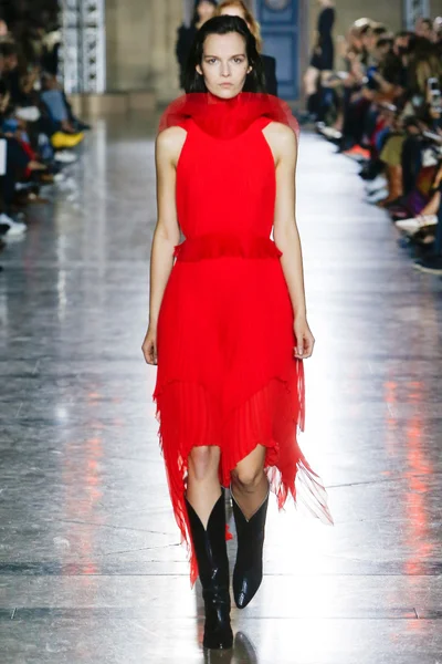 Look 63